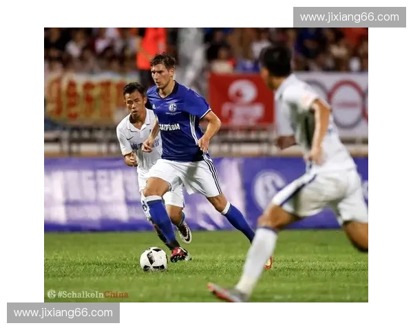 国际米兰对阵沙尔克全场回顾 双方激烈对抗精彩瞬间一览 国际米兰对阵沙尔克全场回顾 双方激烈对抗精彩瞬间一览